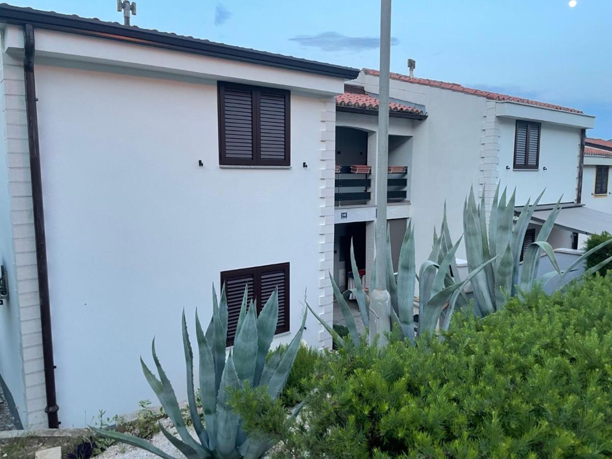 Residence4A-Appartamento Bianco Ravni Eksteriør bilde